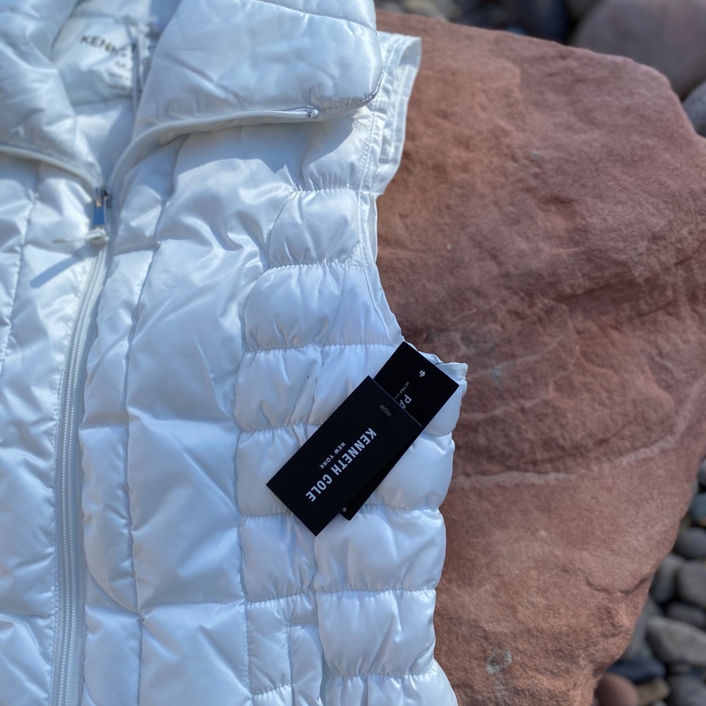 KENNETH COLE Puffer Vest....Varies Sizes - Picture 4 of 6